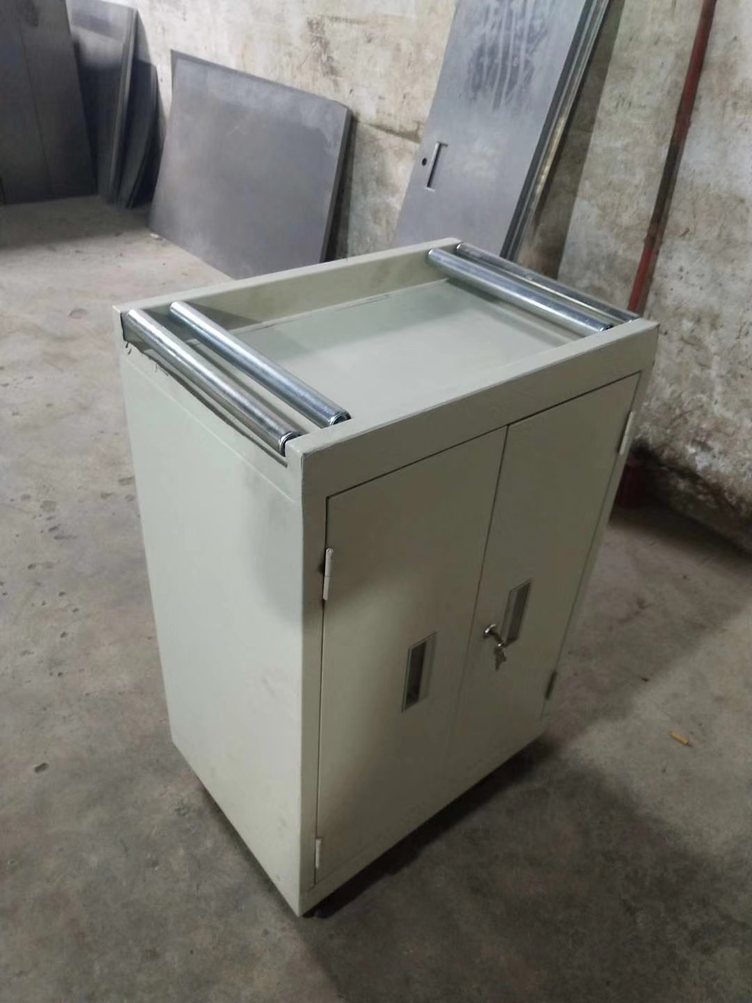 車間工具柜